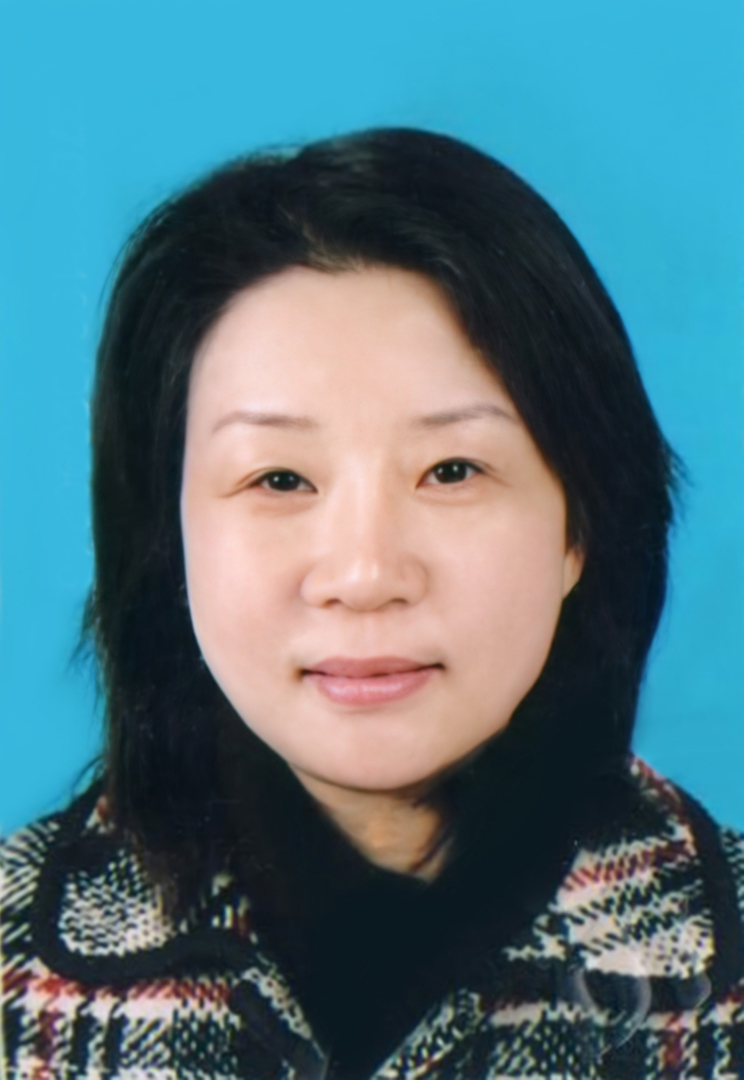 鲁 雯
